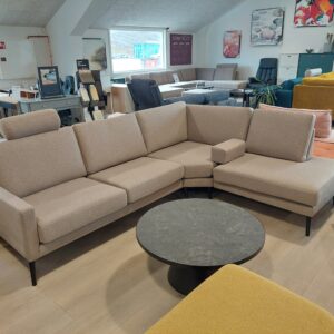 London Slim, Sofa med Hvilemodul til Højre. Farve Lysebrun