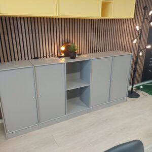 Quadrant Skænk Grå/Nepal, m/4 låger, På Sokkel