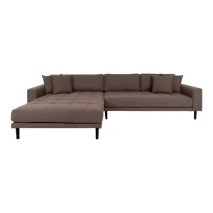 Lido Lounge Sofa, venstrevendt i brun med fire puder og sorte træben, HN1055