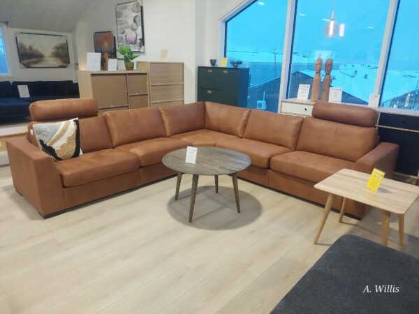 Think Hjørnesofa Kentucky cognac med 2 nakkestøtte *Udstillingsmodel*