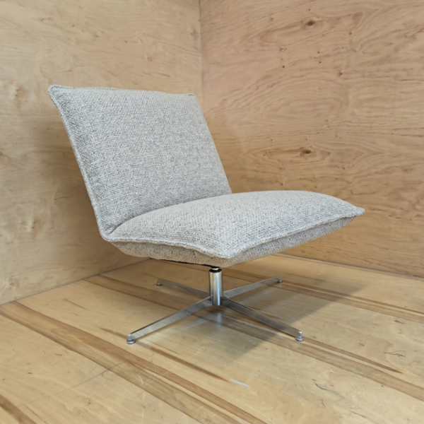 Firenze Loungestol. 4-fods drejesokkel i Chrom. Betræk Austin Ivory